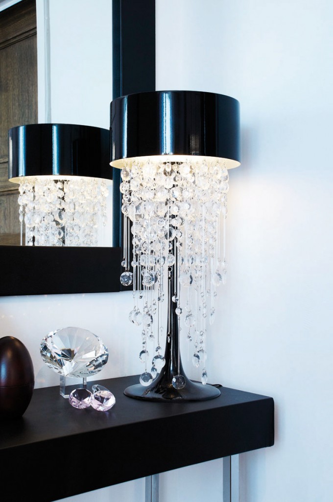 Lampe contemporaine à pampilles
