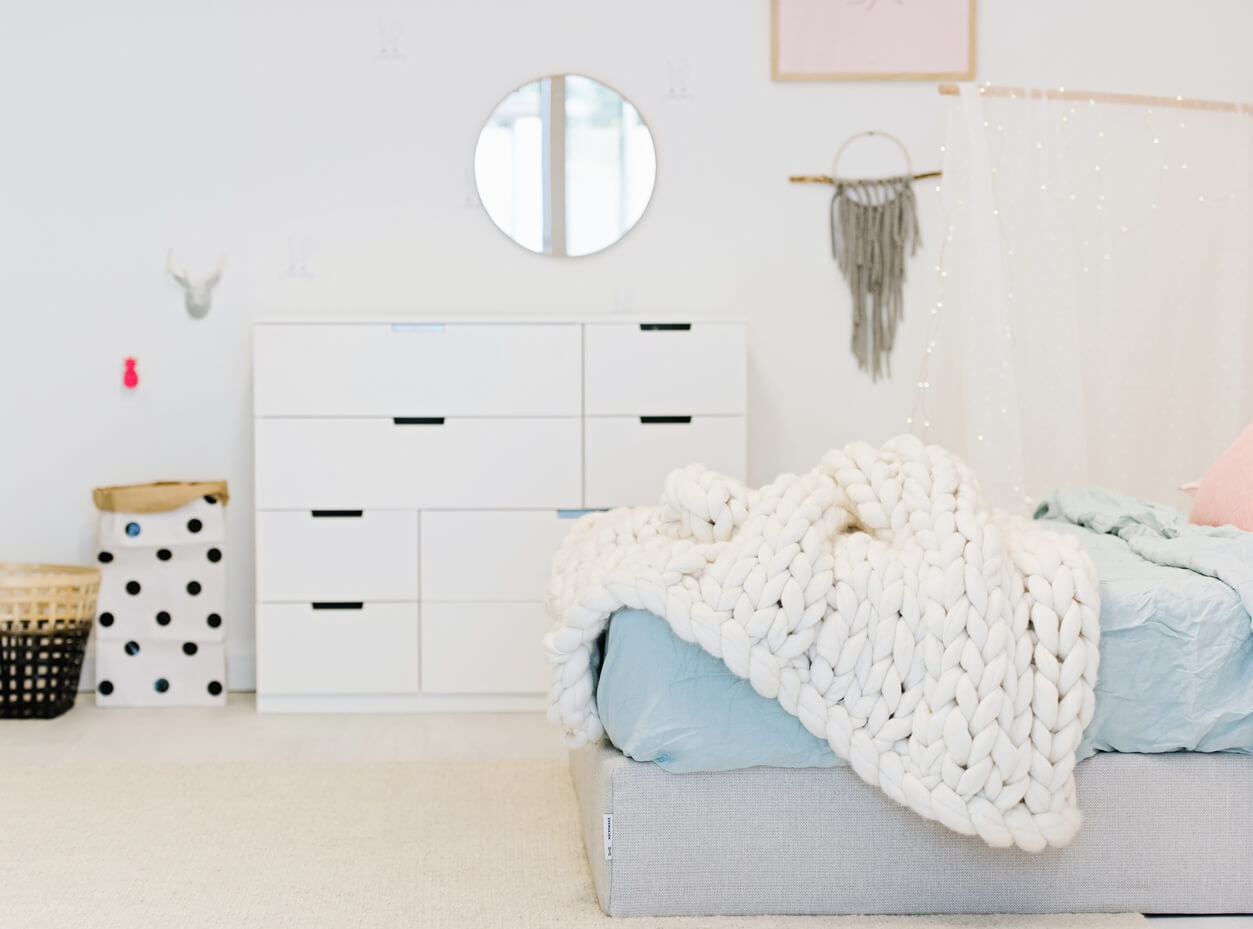 Une chambre de fille pleine de poésie frenchy fancy