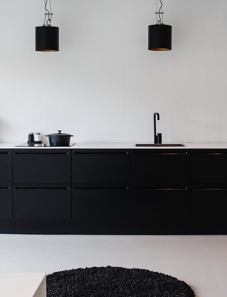 Osez : un robinet noir dans votre cuisine frenchy fancy Cuisine moderne noire