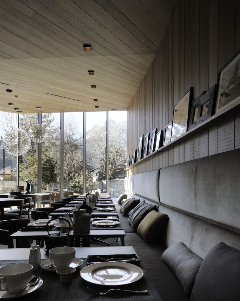 Le restaurant et sa vue sur les montagnes italiennes