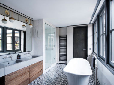 Une salle de bain en carreaux de ciment - FrenchyFancy