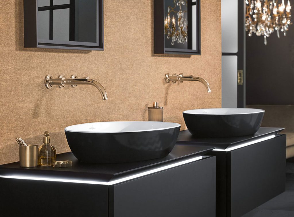 Adoptez le noir dans la salle de bains - Frenchy Fancy  Déco salle de bain  toilette, Idée déco toilettes, Toilette design