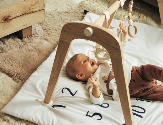 15 Idees De Cadeaux Pour Les Bebes De La Naissance A 2 Ans