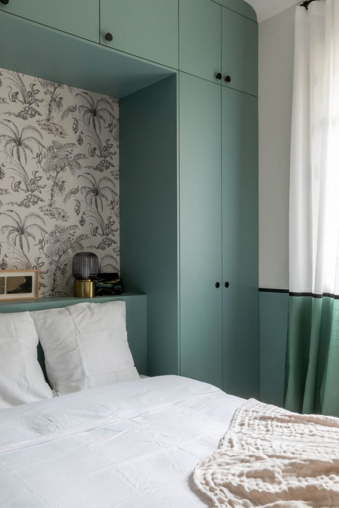 décoration appartement parisien chambre bleue