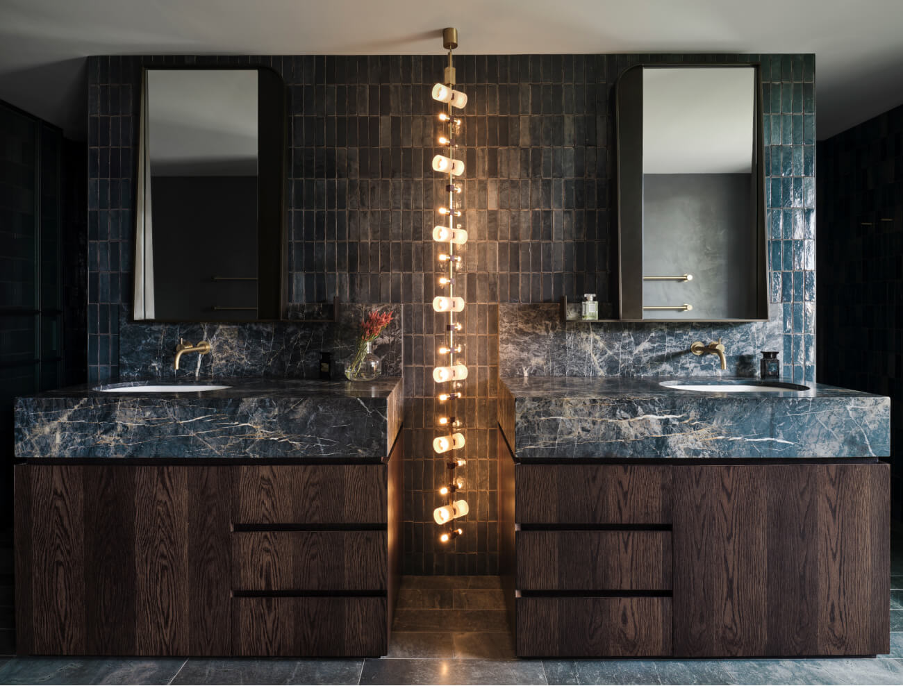 Zellige : les plus belles idées déco pour l'adopter dans la salle de bain