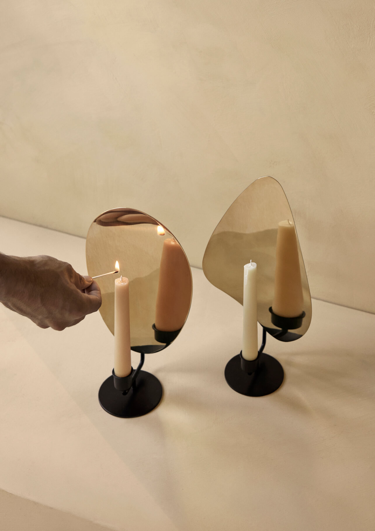 Le bougeoir doré Flambeau de Audo Copenhagen - Frenchyfancy