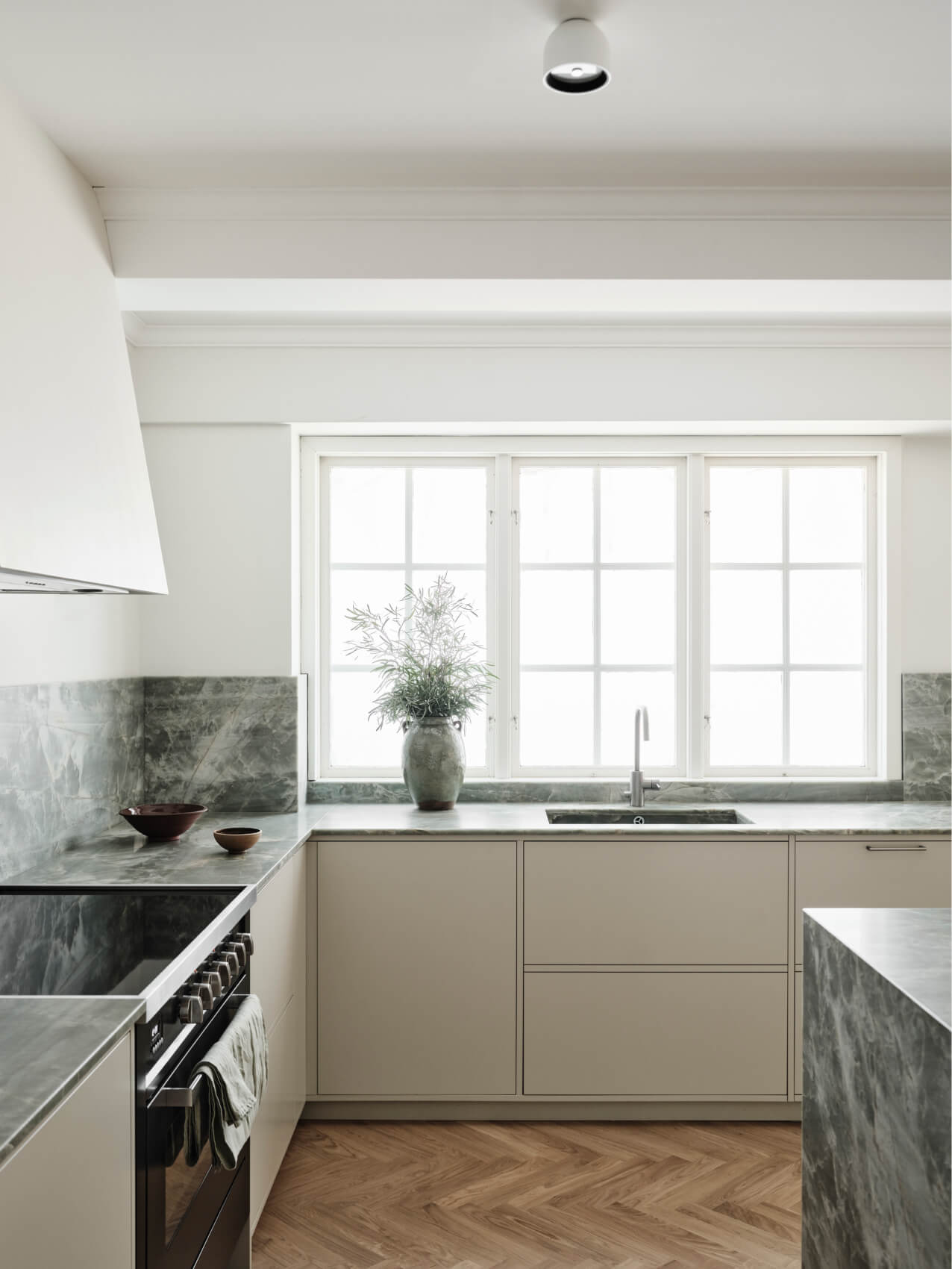 Nordiska Kök signe un nouveau design de cuisine minimaliste