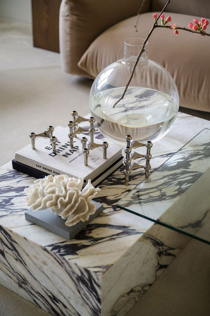 Table de salon en marbre